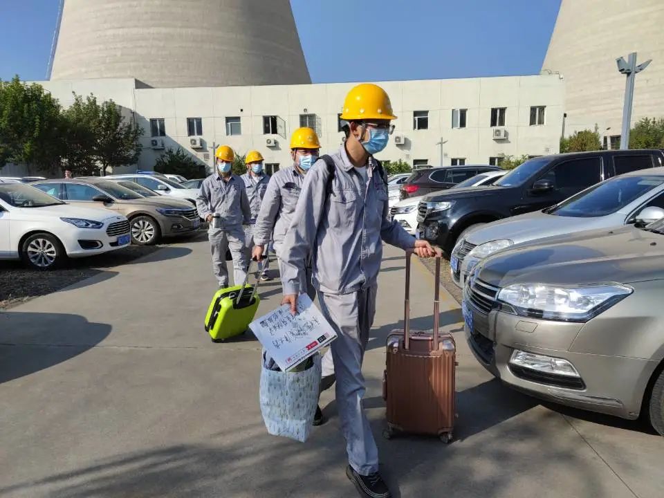 承德熱電抗疫再集結(jié) 保電勇?lián)?/>
                                                        </div>
                                                        <div   id=