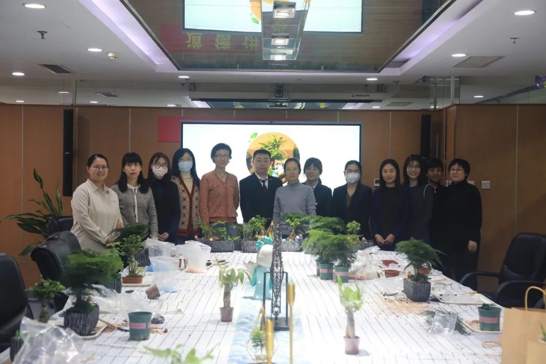 建投能源女工委開展“美好建投綠意?巧手匠心創(chuàng)文明”盆栽微景觀DIY活動
